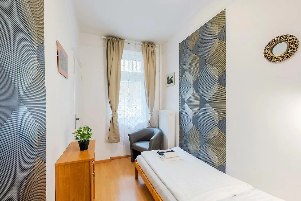Parking, Ac, Wifi 2 Room Apartment In The Center Budapešť